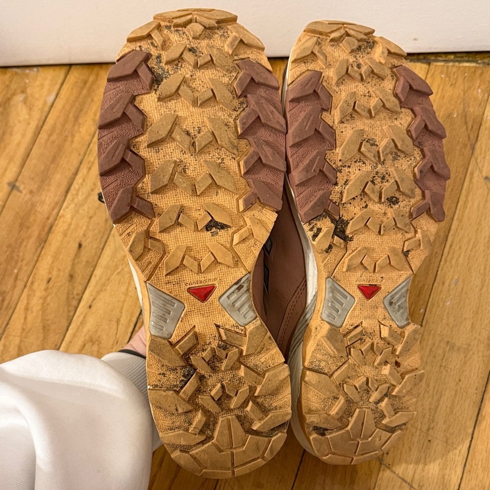 Salomon Women’s Goretex - Picture 3 of 6